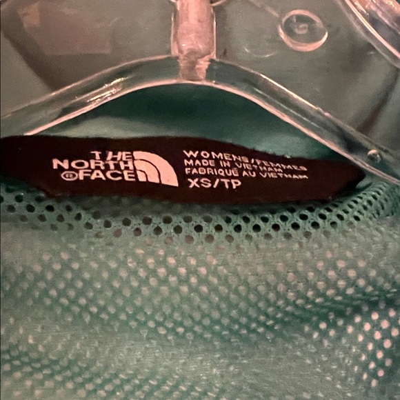 The North Face Burgundy Jacket with Turquoise Details - Picture 3 of 4